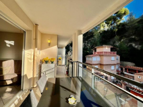Modern One Room Apartment Near Mc